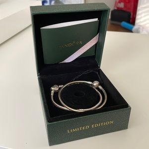 Moments Heart Clasp Snake Chain Bracelet & “You Melt My Heart” Bangle / gift set